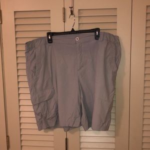 Mens 2XL Columbia Omni-shade sun protection light tan with grey hue shorts